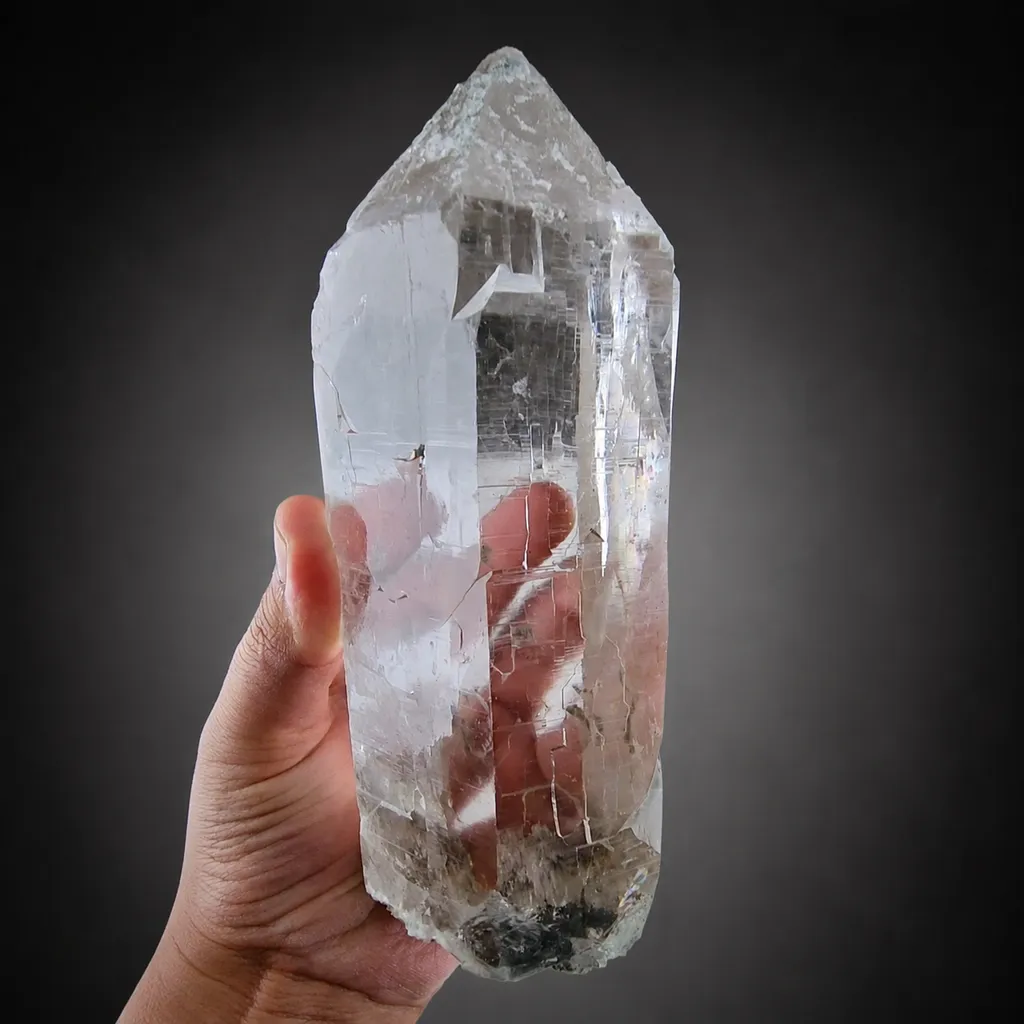 Quartz from Pakistan, Gilgit-Baltistan, Roundu District, Haramosh Mts., Tormiq Valley - image 6