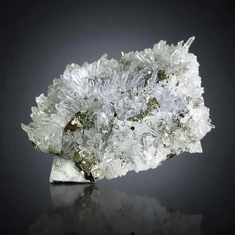 Quartz from Peru, Pasco, Huayllay District, Huarón mining district, Huarón mine image