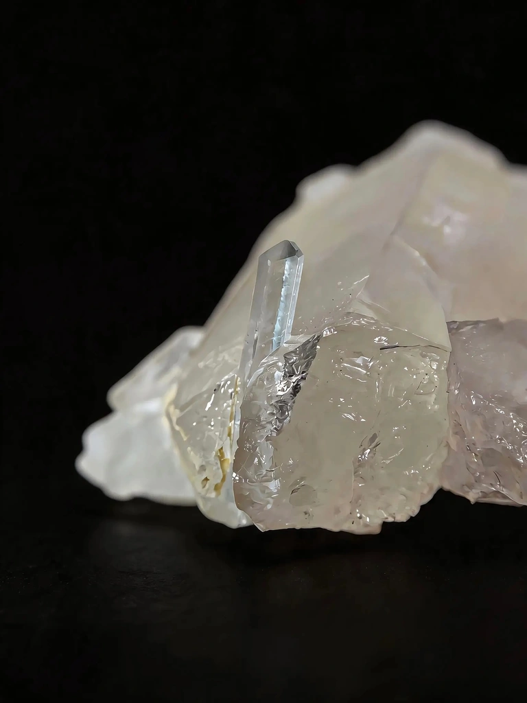 Quartz from Shigar Valley, Shigar District, Gilgit-Baltistan, Pakistan - image 3