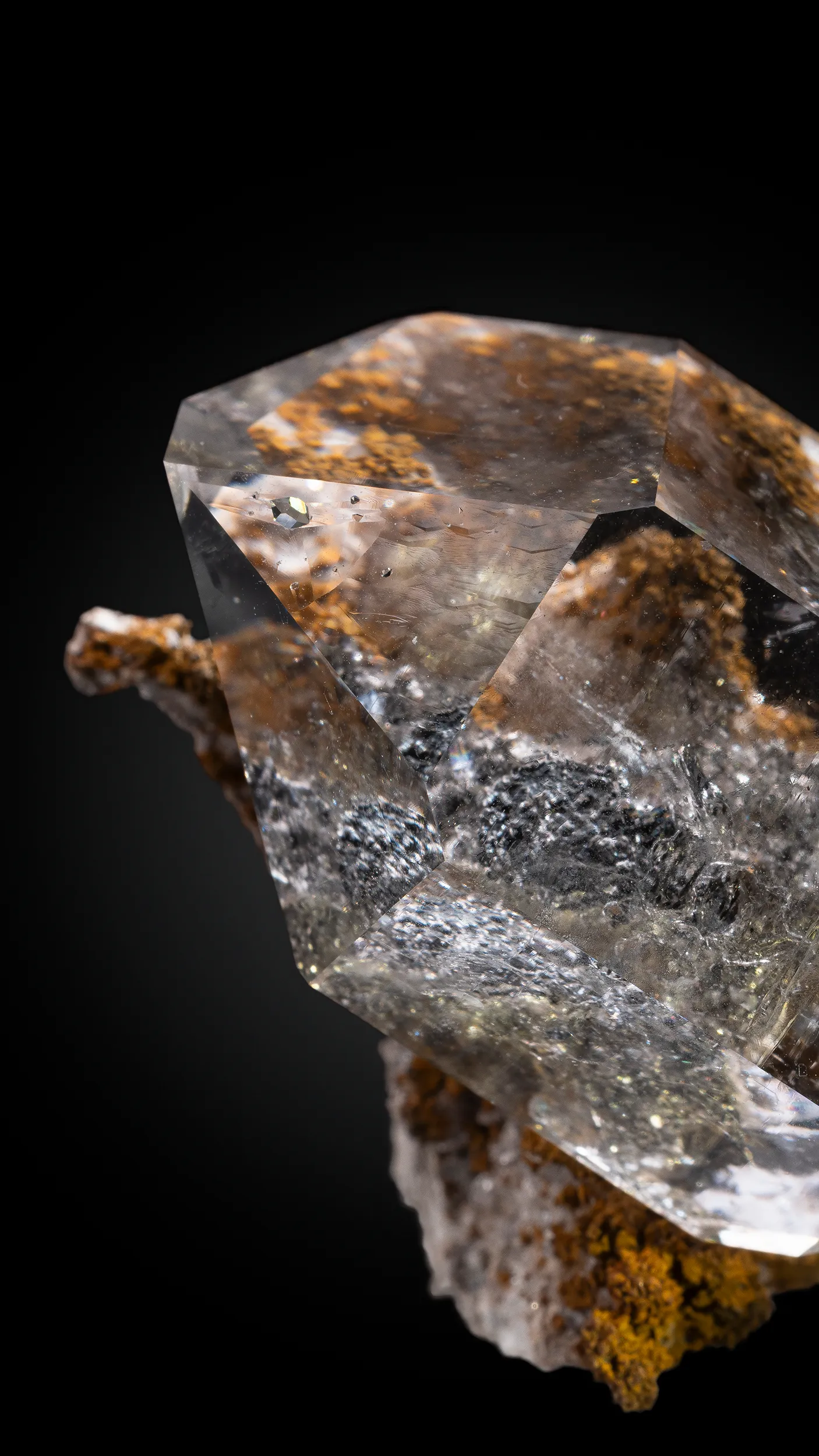 Quartz from USA, New York, Herkimer County, Little Falls, Treasure Mountain Diamond Mine - image 2