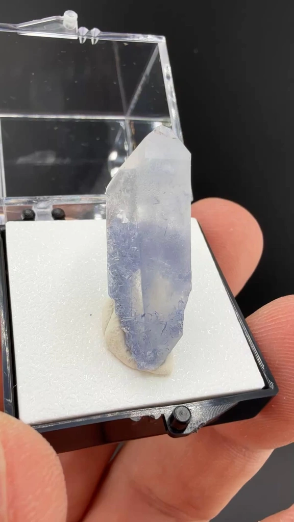 Quartz from Vaca Morta quarry, Bahia, Brazil - image 2