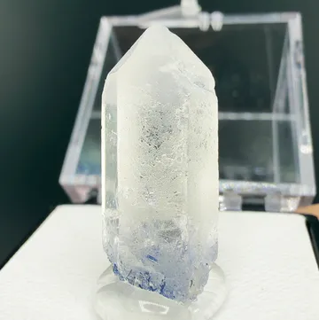 Quartz from Vaca Morta quarry, Bahia, Brazil