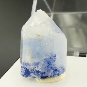 Quartz from Vaca Morta quarry, Bahia, Brazil