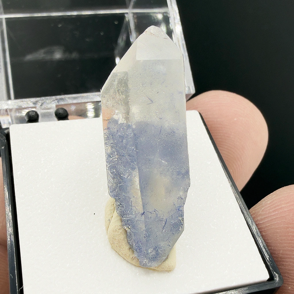 Quartz from Vaca Morta quarry, Bahia, Brazil - image 1