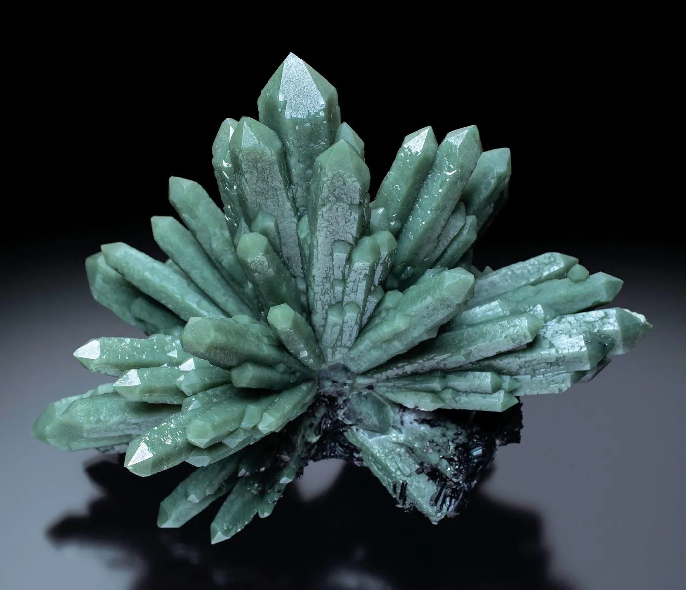 Quartz, Hedenbergite - image 1