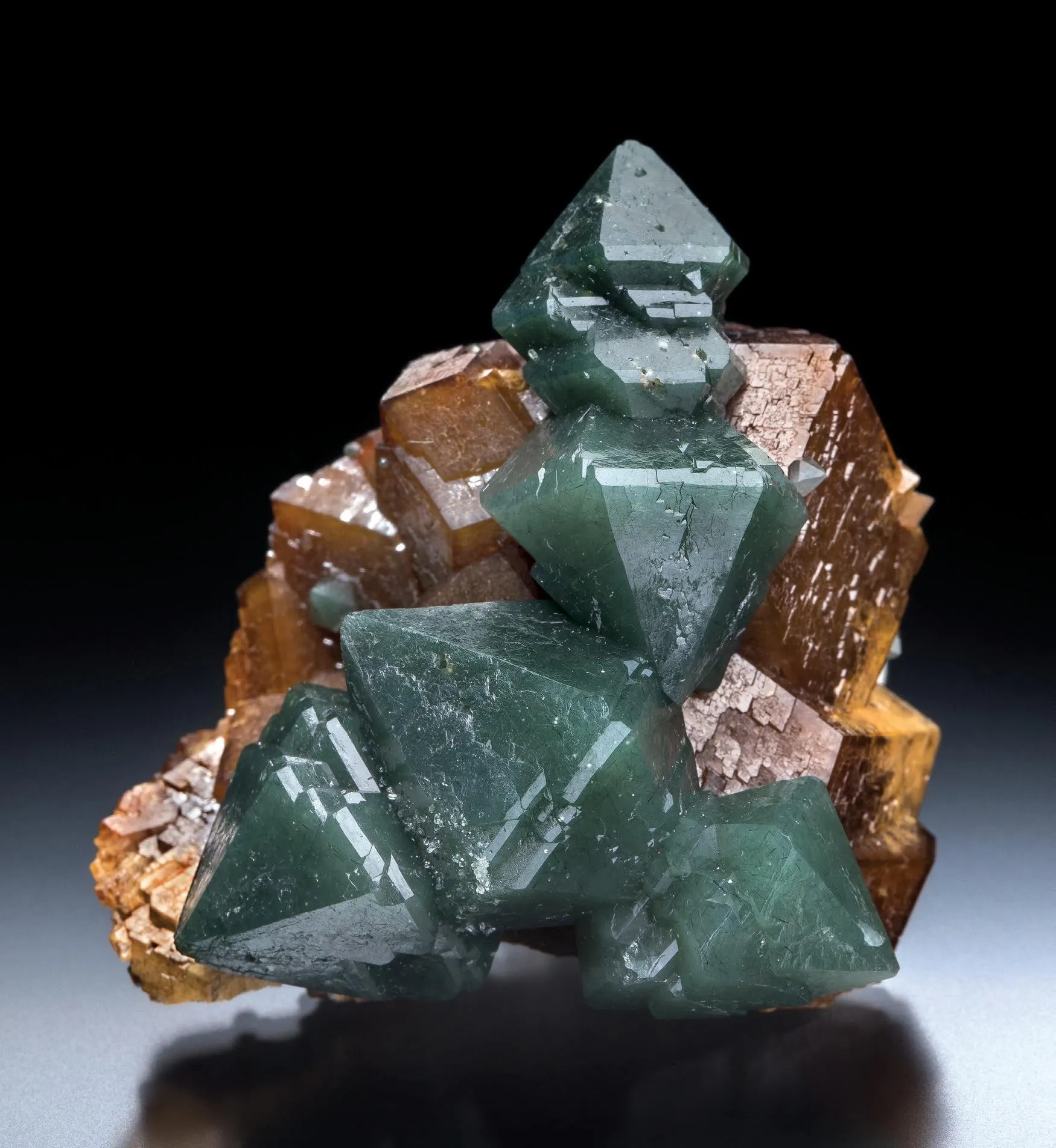 Quartz, Hedenbergite, Grossular - image 1