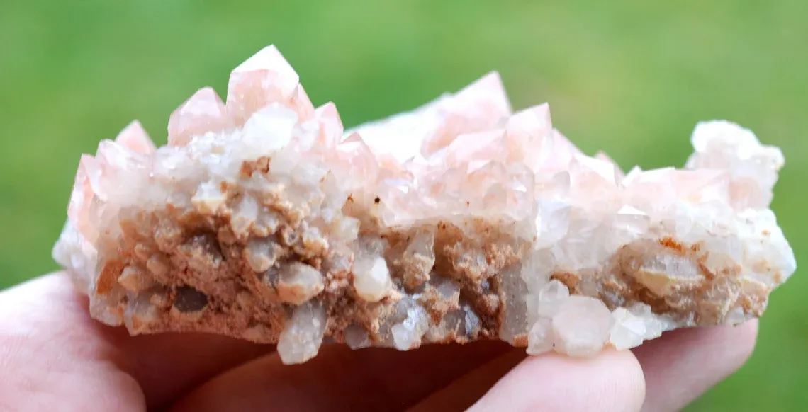 Quartz & Hematite 173 grams - Orange river, South Africa - image 8