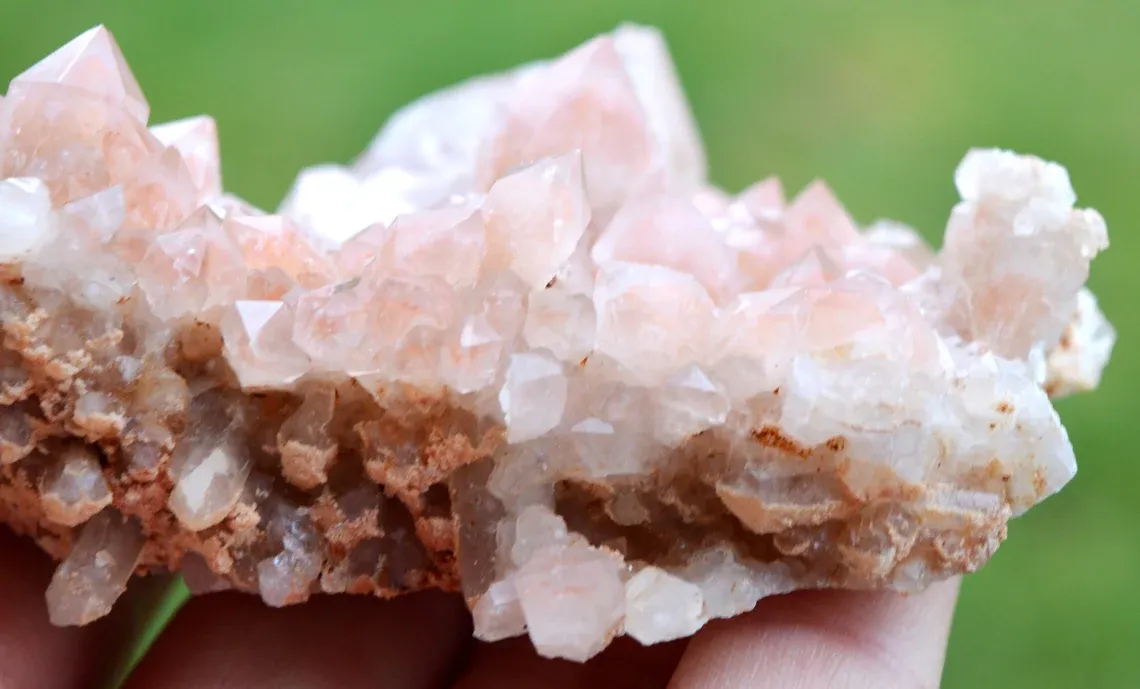 Quartz & Hematite 173 grams - Orange river, South Africa - image 7