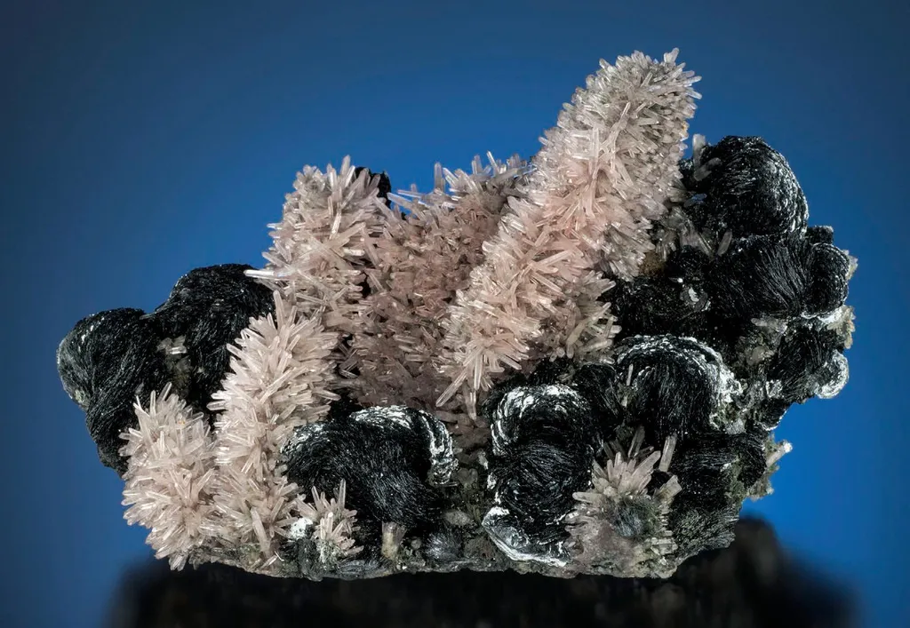 Quartz, Hematite image