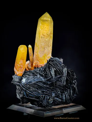 Quartz Hematite - image 3