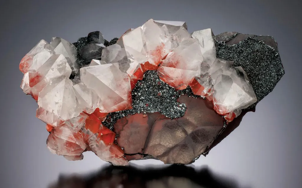 Quartz (Hematite-stained) on Hematite image