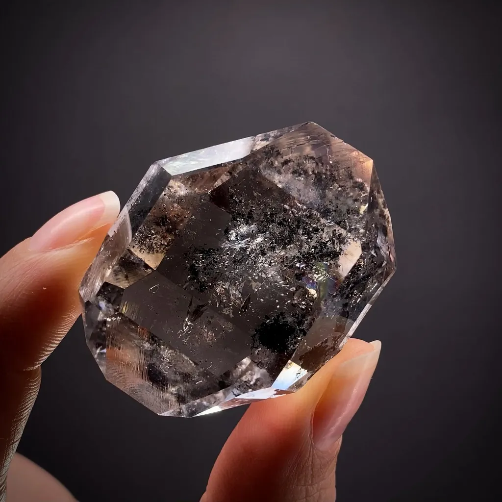 Quartz (Herkimer Diamond) with petroleum inclusions image
