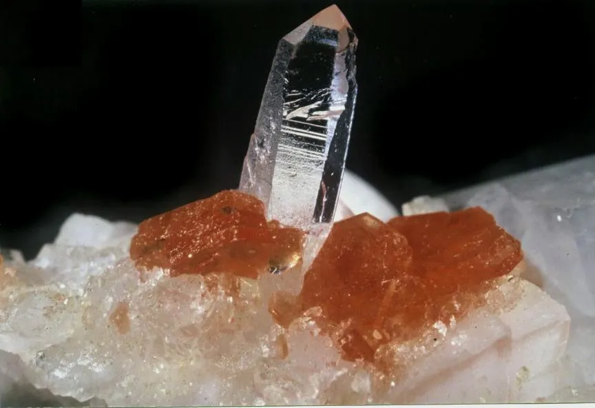 Quartz /Hydroxylbastnäsite (Ce), Trimouns, Luzenac, Ariège, France image