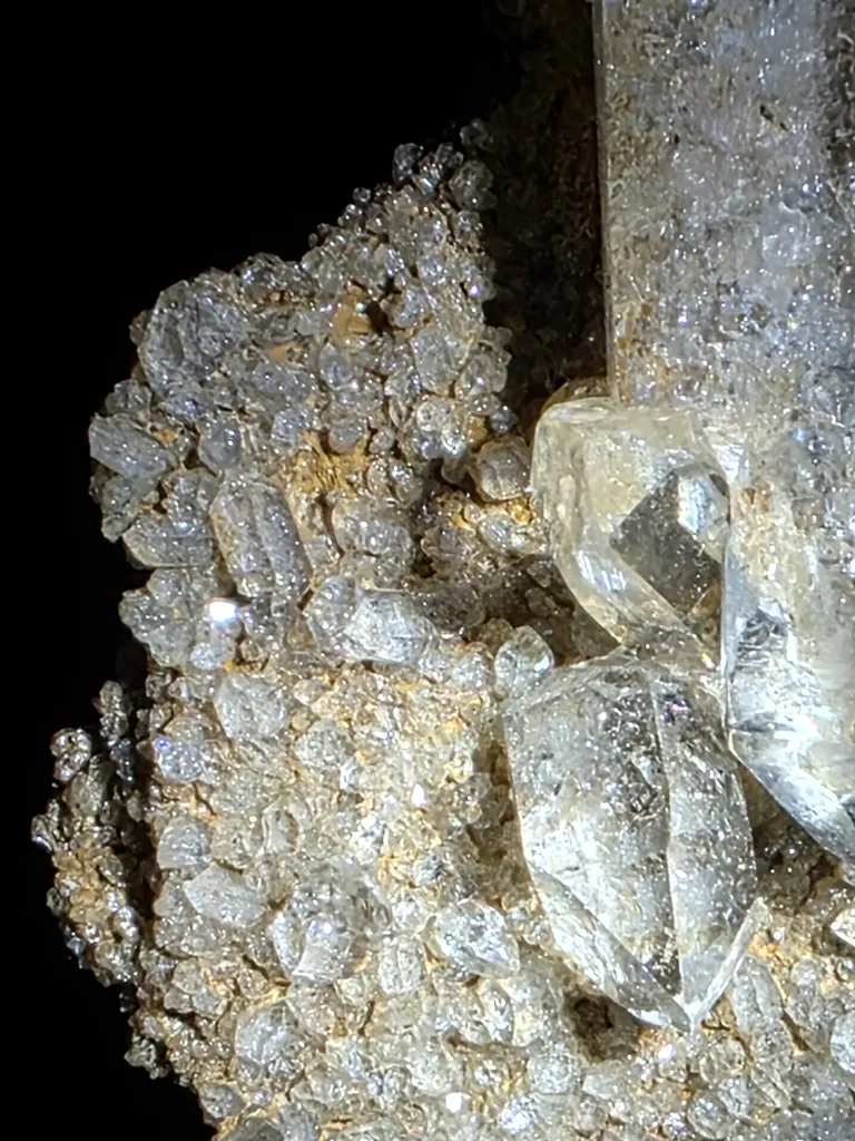 Quartz in matrix - image 7