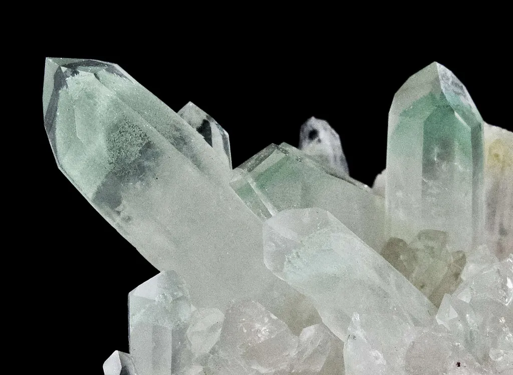 Quartz Included By Fuchsite - image 3