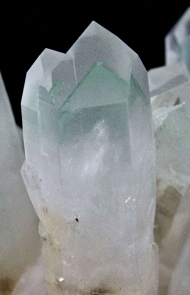Quartz Included By Fuchsite - image 8