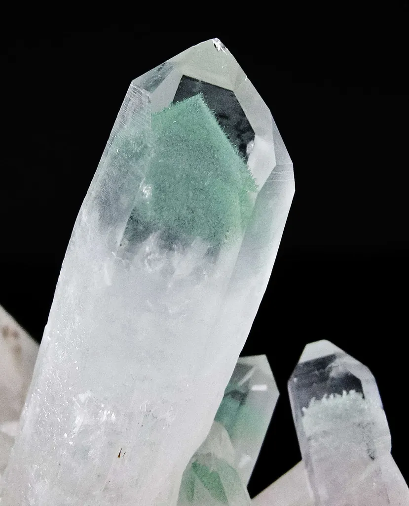 Quartz Included By Fuchsite - image 7