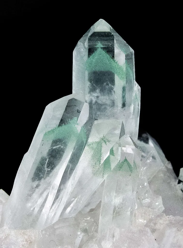 Quartz Included By Fuchsite - image 2