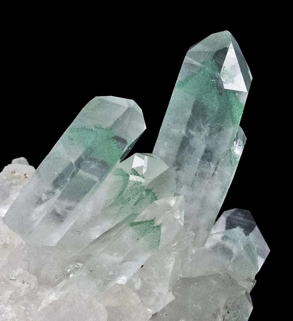 Quartz Included By Fuchsite - image 4