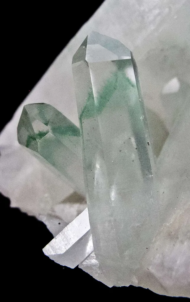 Quartz Included By Fuchsite - image 10