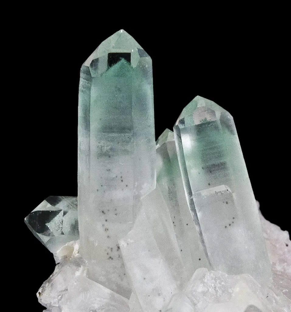 Quartz Included By Fuchsite - image 10