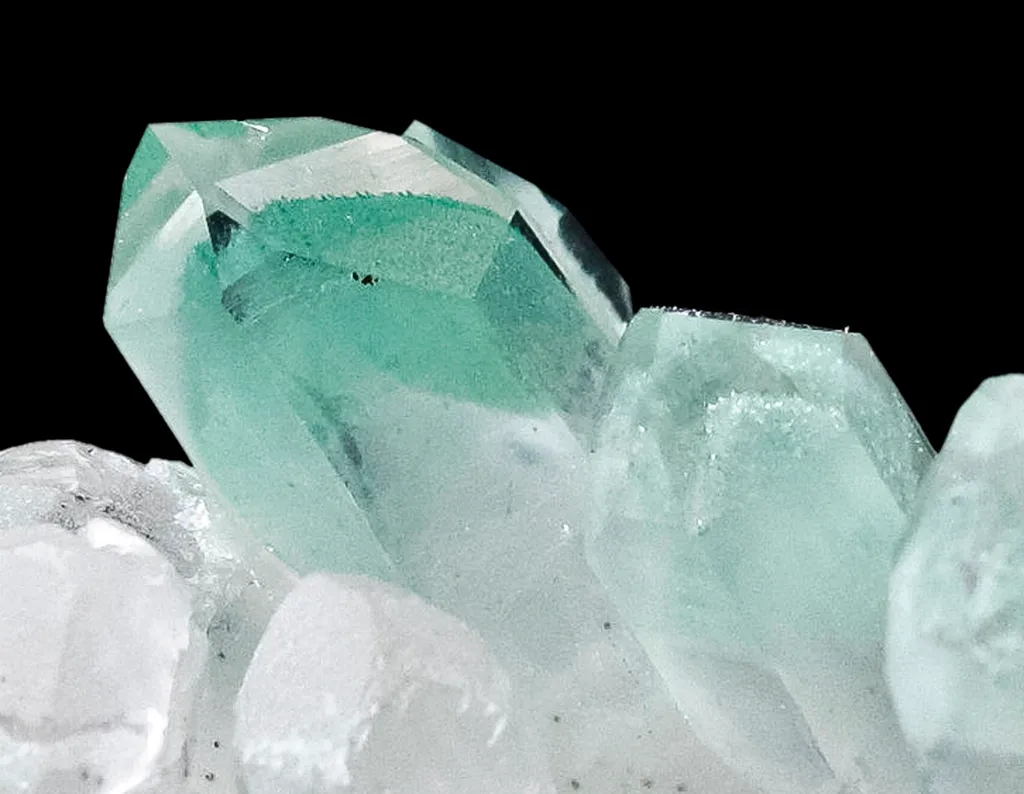 Quartz Included By Fuchsite - image 6