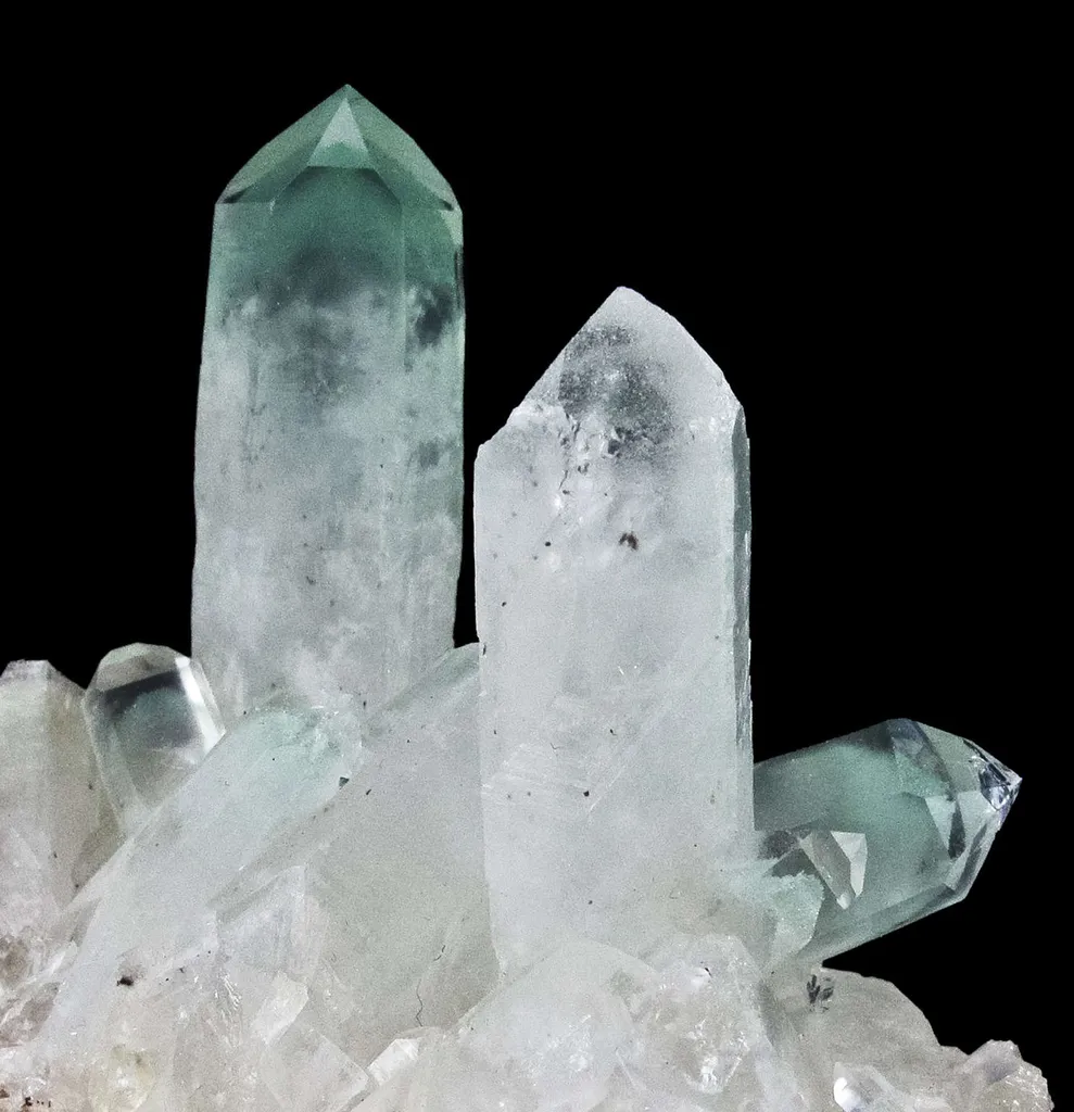 Quartz Included By Fuchsite - image 4