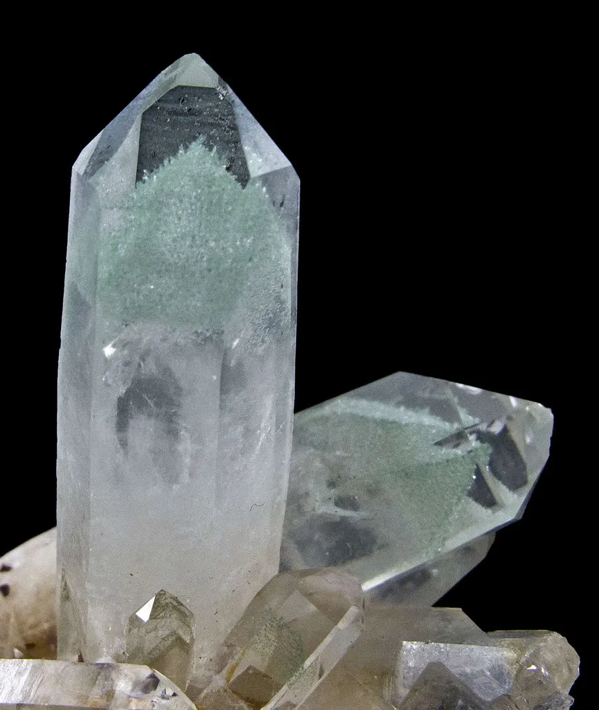 Quartz Included By Fuchsite - image 7