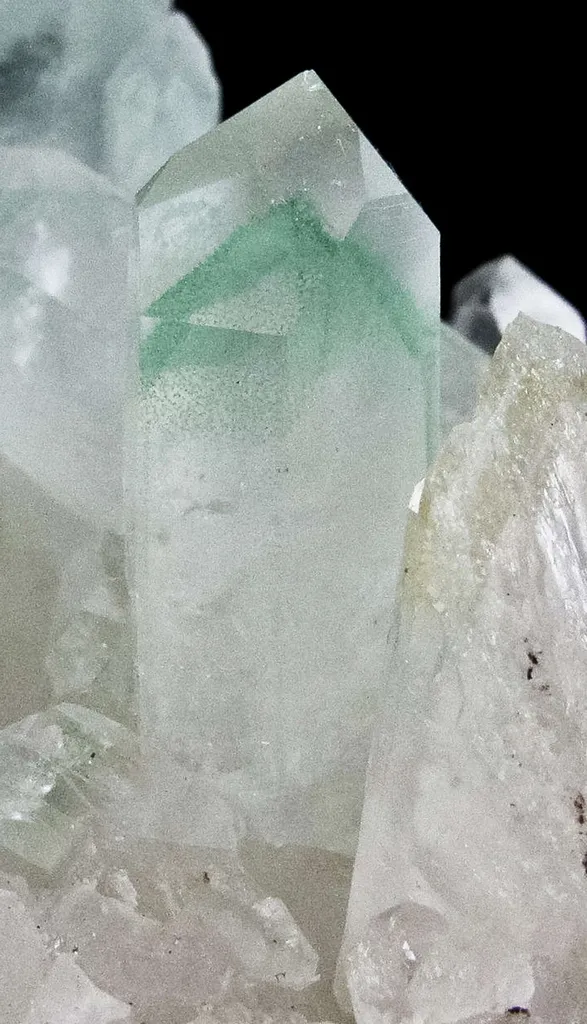 Quartz Included By Fuchsite - image 5