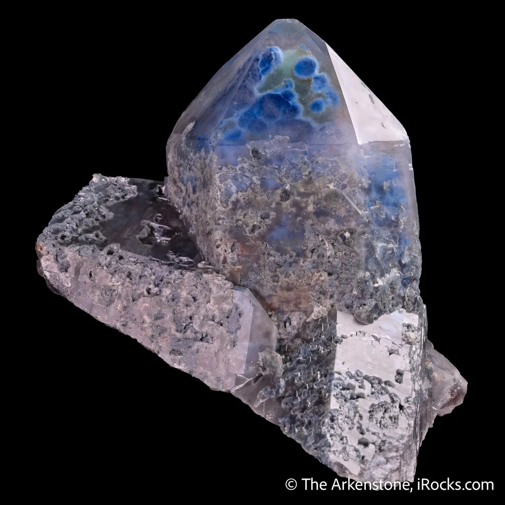 Quartz included by Shattuckite - image 6