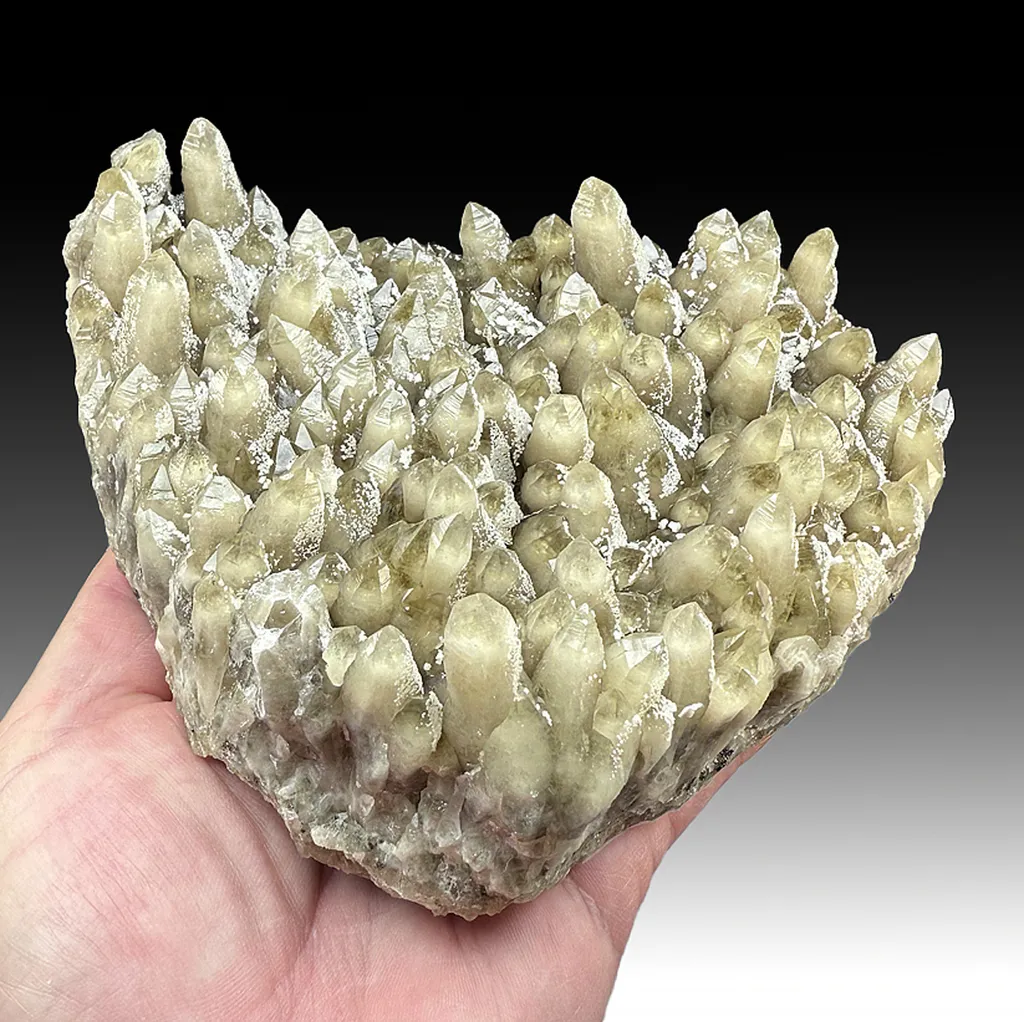 Quartz (irradiated) image