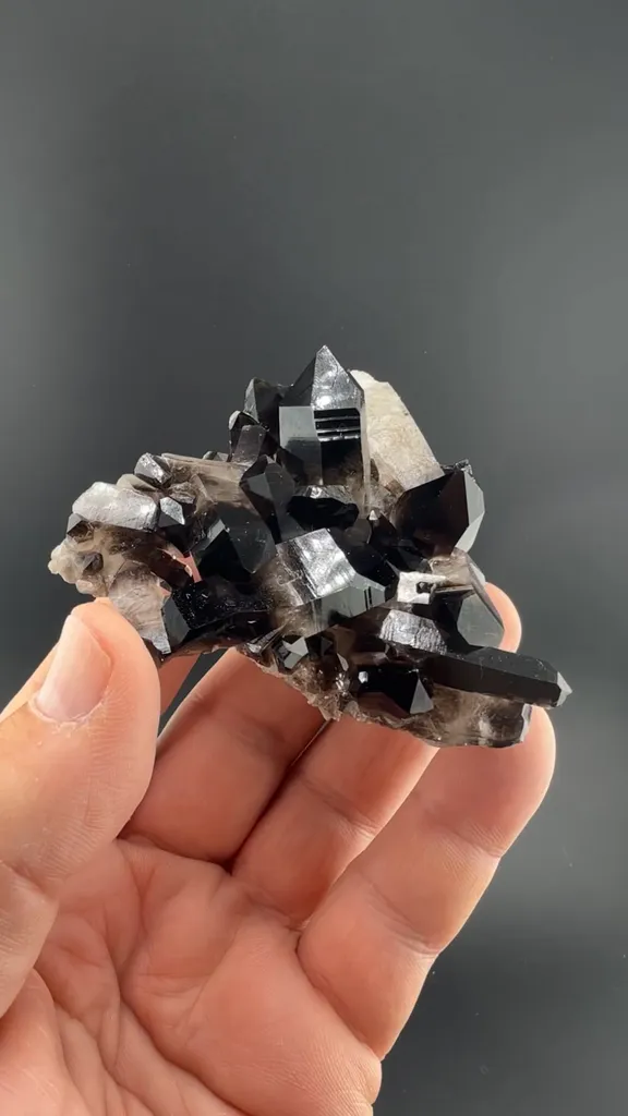 Quartz (irradiated) image