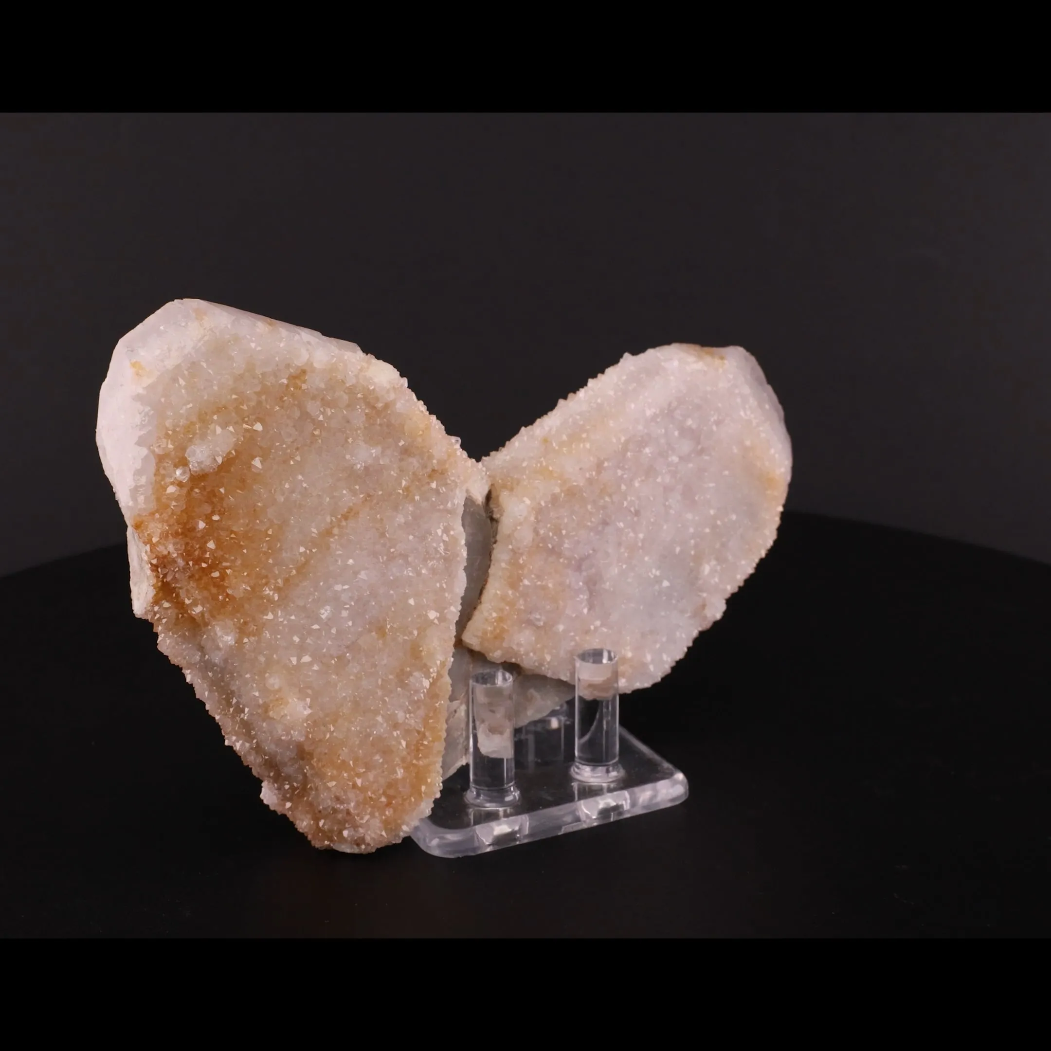 Quartz (Japan-Law Twin) - image 2