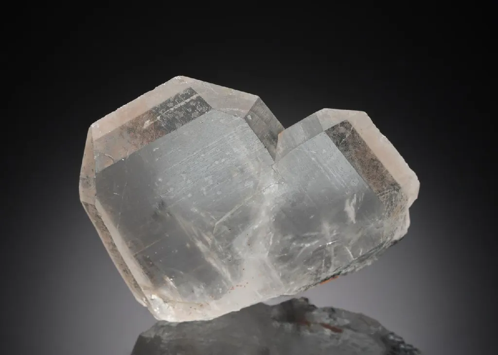 Quartz Japan-Law Twin image