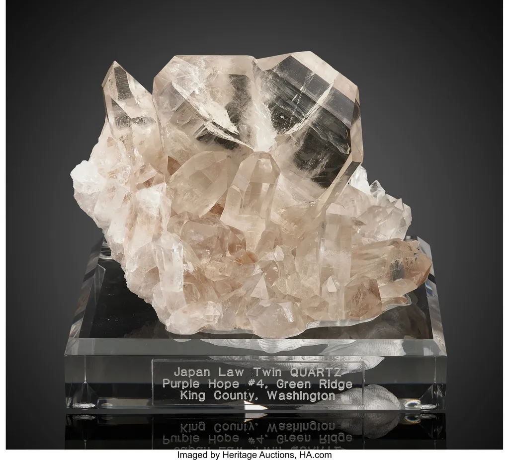 Quartz (Japan-Law Twin) image