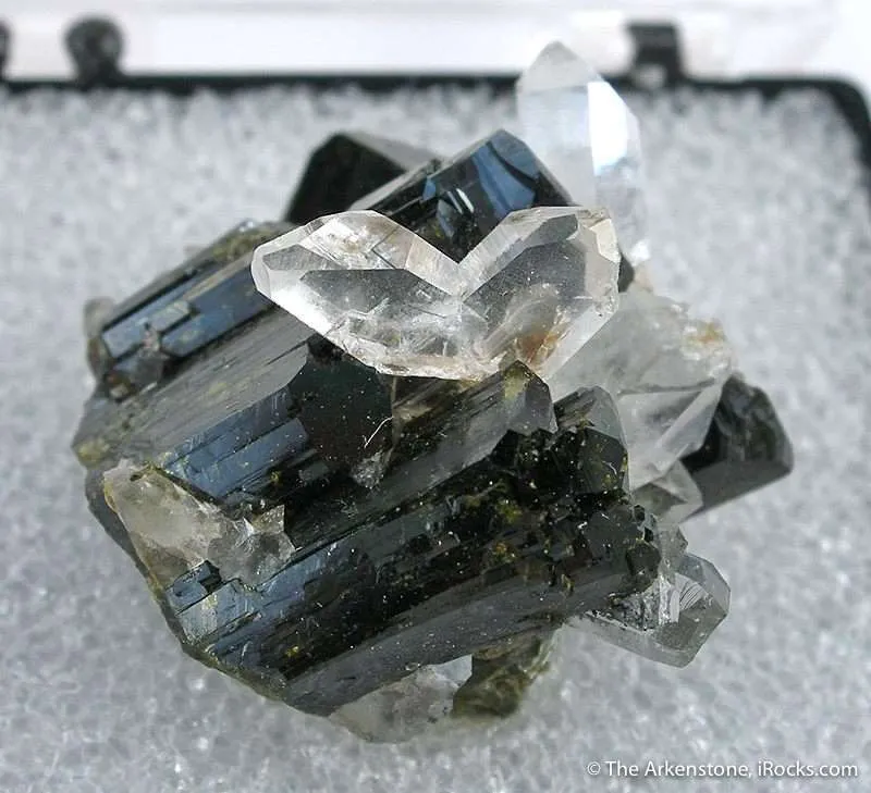 Quartz (Japan Law Twin) on Epidote - image 1