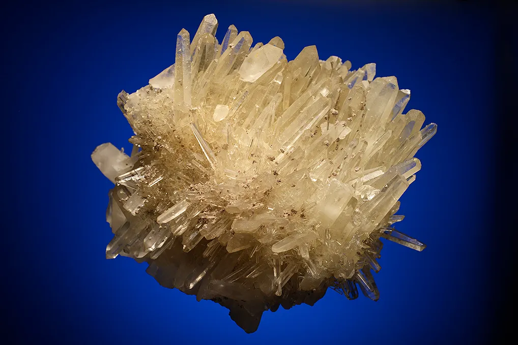 Quartz (Japan-law twin) with Pyromorphite - image 3