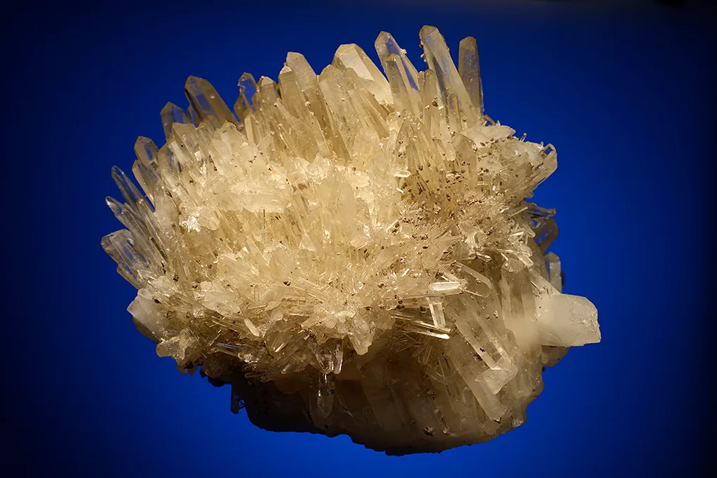 Quartz (Japan-law twin) with Pyromorphite - image 5