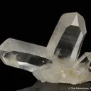 Quartz (Japan Law twinned) - image 5