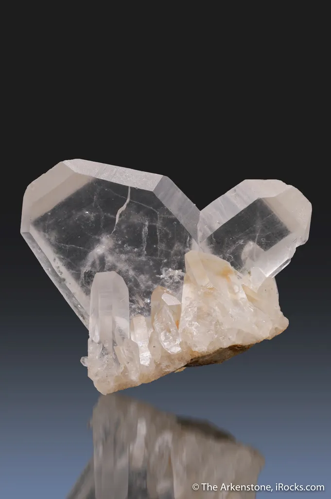 Quartz (Japan-law twinned) image