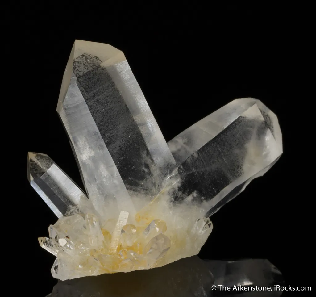 Quartz (Japan Law twinned) - image 2