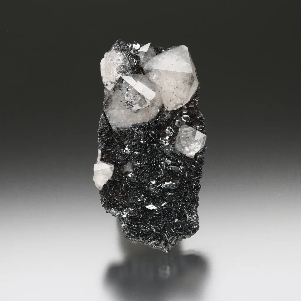 Quartz on Hematite image