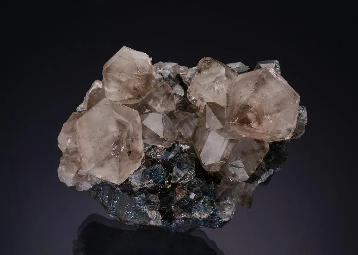 Quartz on Hematite - image 1