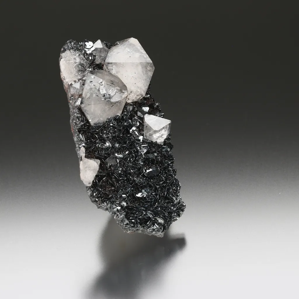 Quartz on Hematite - image 3
