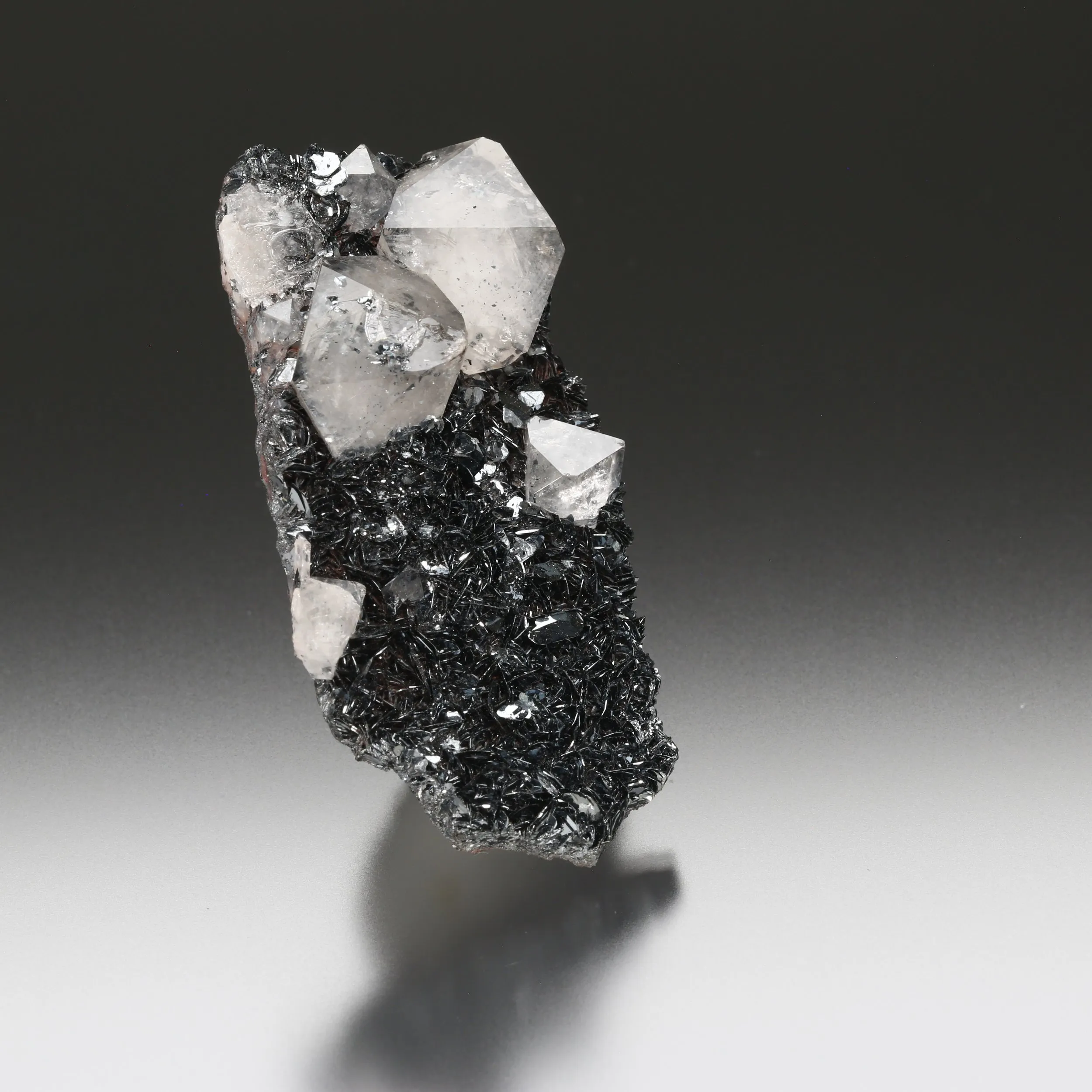 Quartz on Hematite - image 3