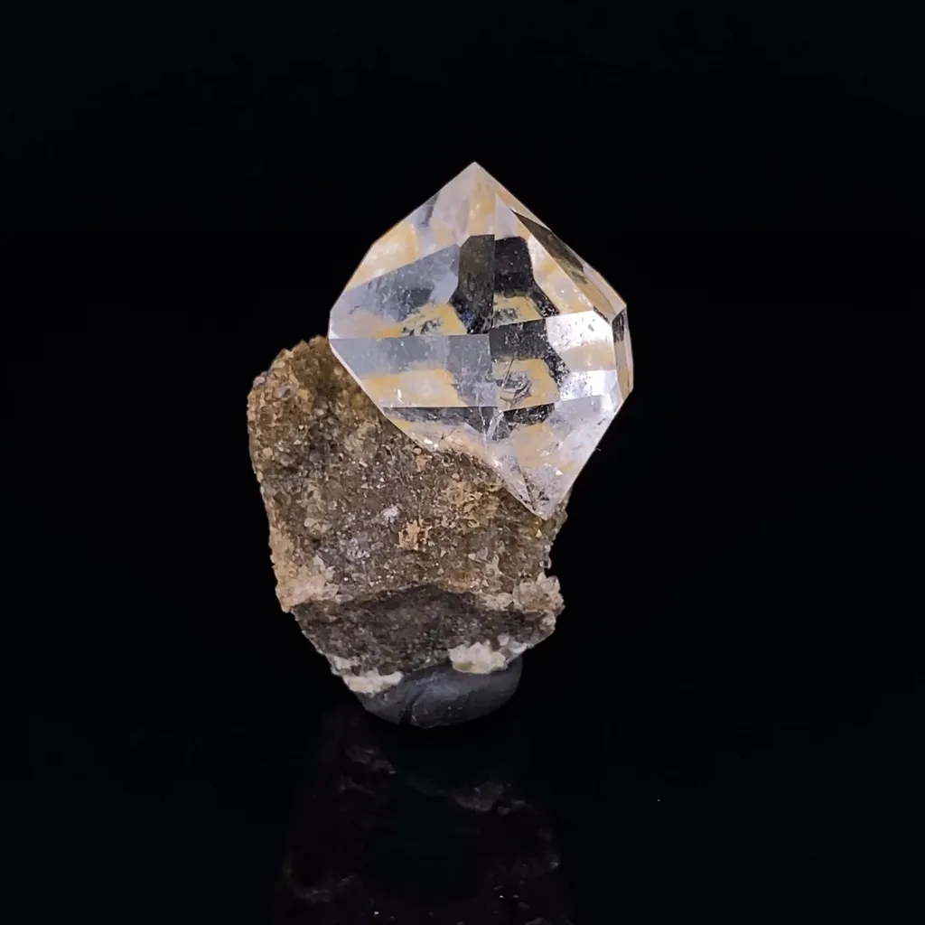 Quartz on matrix image