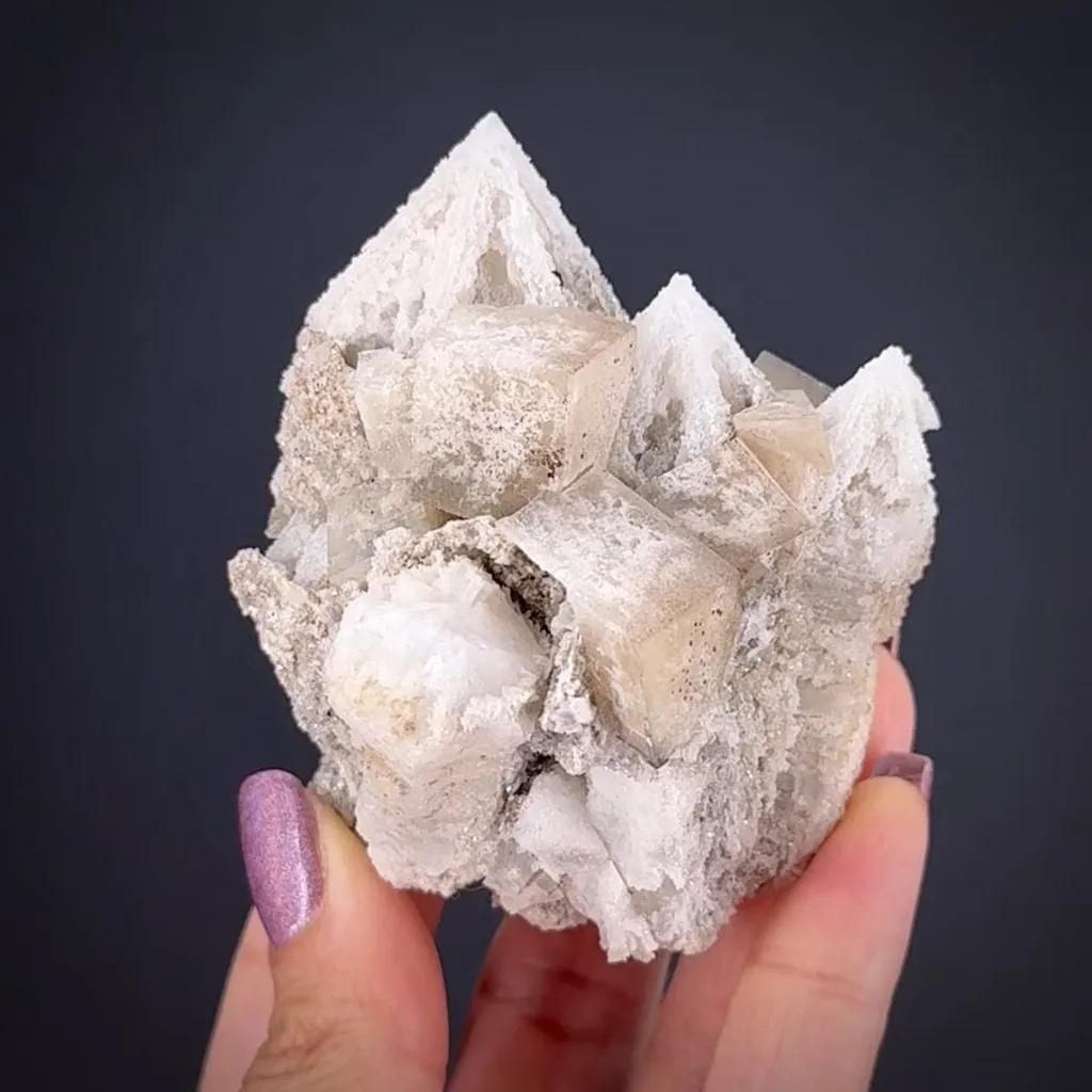 Quartz on Quartz with Calcite image