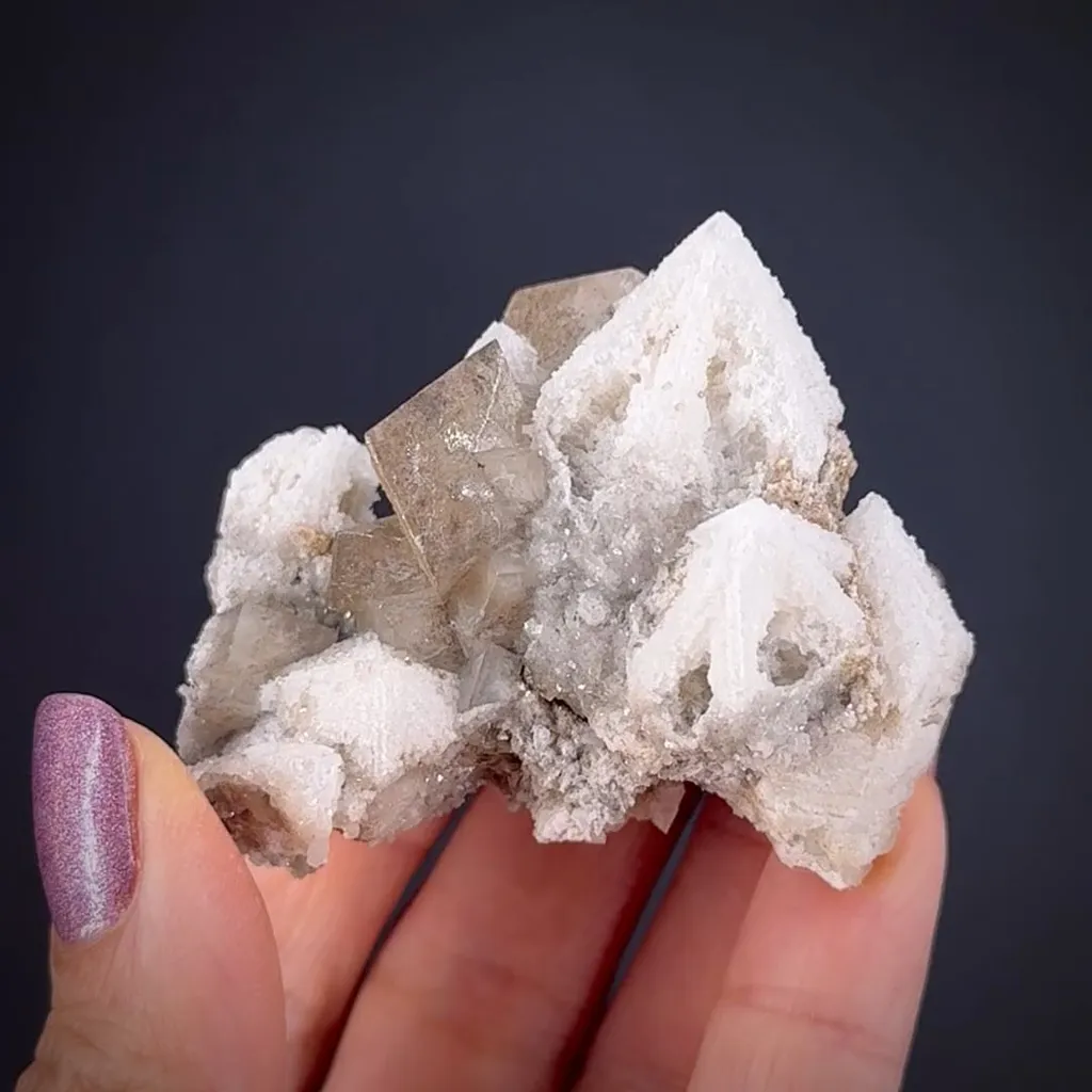 Quartz on Quartz with Calcite image