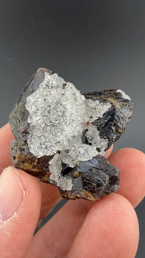 Quartz on Sphalerite image