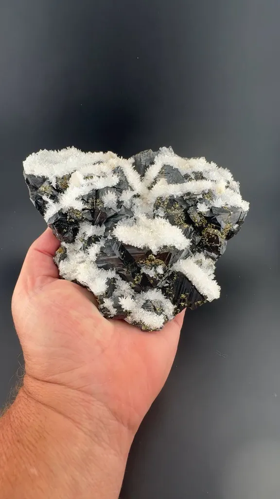 Quartz on Sphalerite, Chalcopyrite image